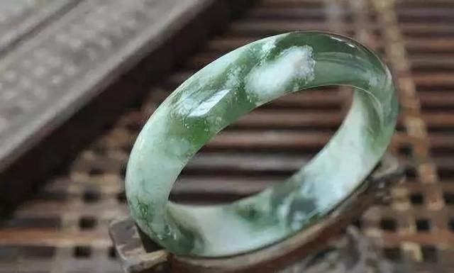 珍珠翡翠鸡血石价格鸡血石价格多少-第2张图片-翡翠网 珍珠翡翠鸡血石价格鸡血石价格多少-第2张图片-翡翠网