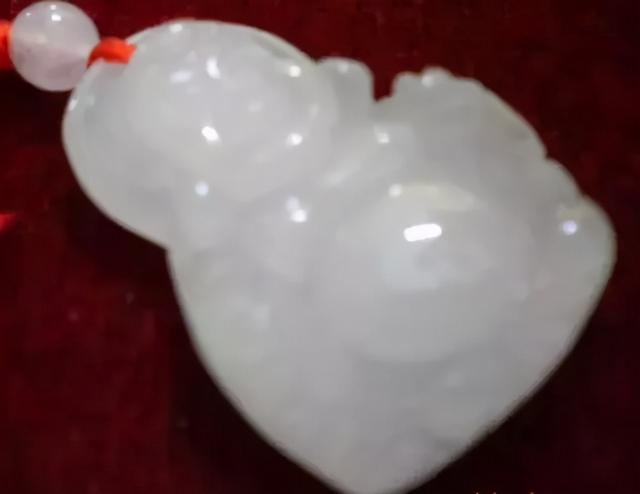 珍珠翡翠鸡血石价格鸡血石价格多少-第3张图片-翡翠网 珍珠翡翠鸡血石价格鸡血石价格多少-第3张图片-翡翠网