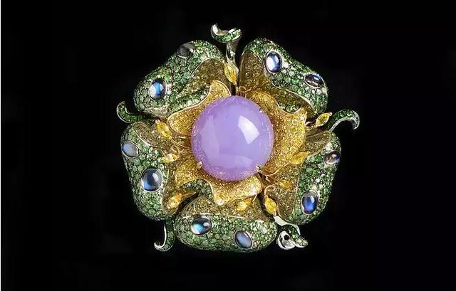 男生带翡翠手镯好还是带玉好,男士戴玉什么图案好-第1张图片-翡翠网 男生带翡翠手镯好还是带玉好,男士戴玉什么图案好-第1张图片-翡翠网