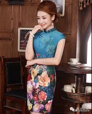 最早方形翡翠手镯,方形手镯是不好吗-第4张图片-翡翠网 最早方形翡翠手镯,方形手镯是不好吗-第4张图片-翡翠网