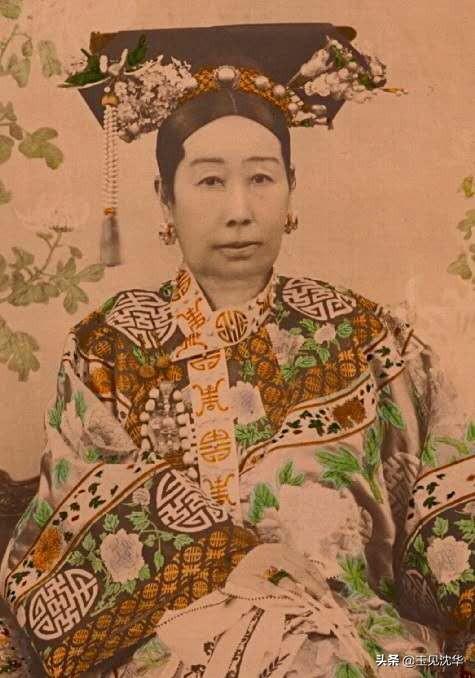 最早方形翡翠手镯,方形手镯是不好吗-第9张图片-翡翠网 最早方形翡翠手镯,方形手镯是不好吗-第9张图片-翡翠网