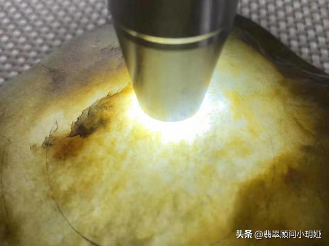 翡翠原石过程翡翠原石用什么切-第2张图片-翡翠网 翡翠原石过程翡翠原石用什么切-第2张图片-翡翠网