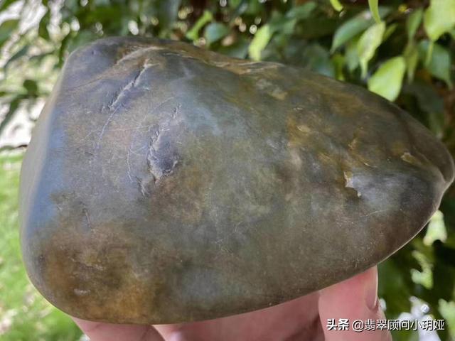 翡翠原石过程翡翠原石用什么切-第3张图片-翡翠网 翡翠原石过程翡翠原石用什么切-第3张图片-翡翠网