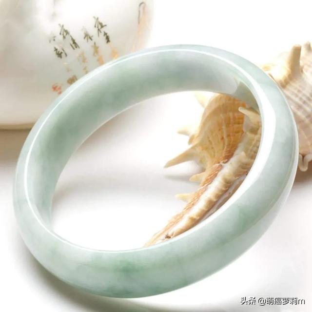 越南翡翠手镯,越南翡翠手镯真的好吗-第1张图片-翡翠网 越南翡翠手镯,越南翡翠手镯真的好吗-第1张图片-翡翠网
