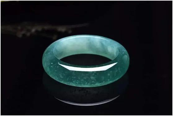 河边怎么找玉原石河边的翡翠原石-第4张图片-翡翠网 河边怎么找玉原石河边的翡翠原石-第4张图片-翡翠网