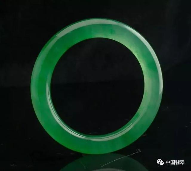 翡翠手镯横纹图,高冰白翡翠手镯图-第3张图片-翡翠网