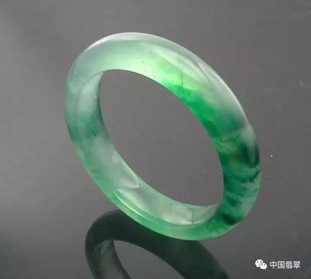 翡翠手镯横纹图,高冰白翡翠手镯图-第5张图片-翡翠网