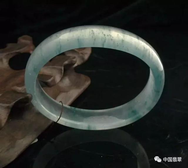 翡翠手镯横纹图,高冰白翡翠手镯图-第12张图片-翡翠网
