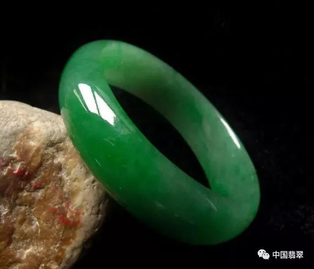 翡翠手镯横纹图,高冰白翡翠手镯图-第24张图片-翡翠网
