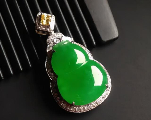 翡翠价格行话翡翠中常说的中五价是指多少钱-第3张图片-翡翠网 翡翠价格行话翡翠中常说的中五价是指多少钱-第3张图片-翡翠网