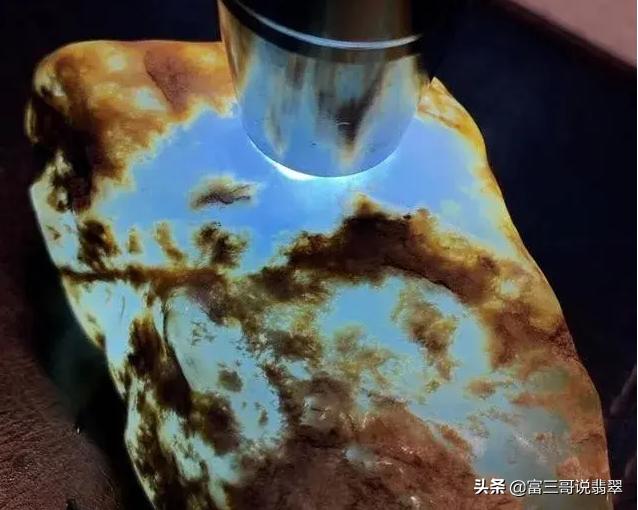 包含好的翡翠原石是什么样的的词条-第2张图片-翡翠网