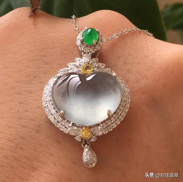 紫色冰种翡翠市场价格,翡翠带紫色好吗-第1张图片-翡翠网 紫色冰种翡翠市场价格,翡翠带紫色好吗-第1张图片-翡翠网