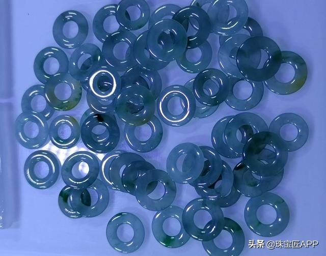 绿色危料翡翠危料蓝水翡翠挂件价格-第19张图片-翡翠网 绿色危料翡翠危料蓝水翡翠挂件价格-第19张图片-翡翠网