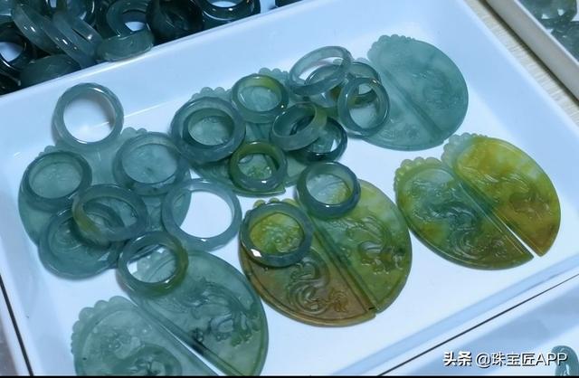 绿色危料翡翠危料蓝水翡翠挂件价格-第20张图片-翡翠网 绿色危料翡翠危料蓝水翡翠挂件价格-第20张图片-翡翠网