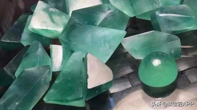 绿色危料翡翠危料蓝水翡翠挂件价格-第23张图片-翡翠网 绿色危料翡翠危料蓝水翡翠挂件价格-第23张图片-翡翠网