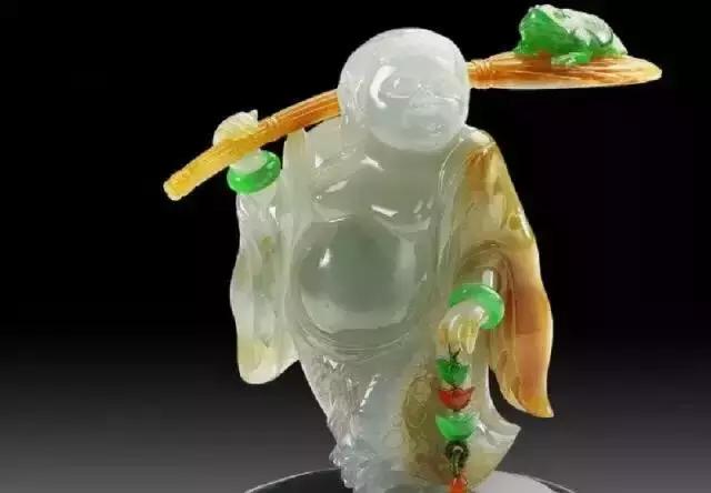 佩戴翡翠观音手镯,冰种翡翠手镯-第4张图片-翡翠网