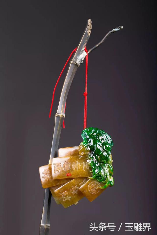 高档翡翠摆件图片价格,顶级玉石翡翠图片摆件-第16张图片-翡翠网 高档翡翠摆件图片价格,顶级玉石翡翠图片摆件-第16张图片-翡翠网