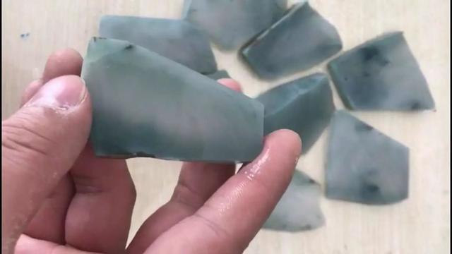 进口翡翠原石价格的简单介绍-第7张图片-翡翠网 进口翡翠原石价格的简单介绍-第7张图片-翡翠网