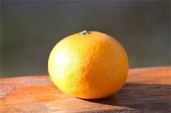 翡翠的原石在哪里翡翠原石老董-第4张图片-翡翠网 翡翠的原石在哪里翡翠原石老董-第4张图片-翡翠网