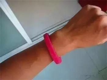 翡翠的原石在哪里翡翠原石老董-第10张图片-翡翠网 翡翠的原石在哪里翡翠原石老董-第10张图片-翡翠网