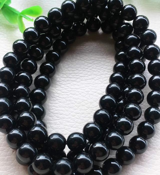 西双版纳翡翠原石,西双版纳翡翠价格如何-第5张图片-翡翠网