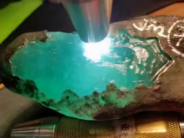 缅甸十大场口翡翠原石特点,翡翠场口原石介绍-第8张图片-翡翠网