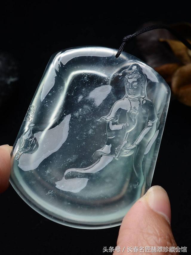 翡翠手镯可以放玻璃杯吗翡翠手镯放盐水泡好吗-第2张图片-翡翠网 翡翠手镯可以放玻璃杯吗翡翠手镯放盐水泡好吗-第2张图片-翡翠网