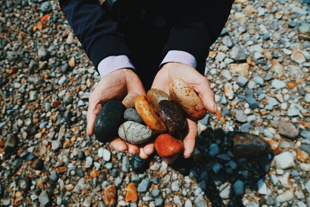 翡翠原石供应,云南在哪儿可以捡翡翠原石-第2张图片-翡翠网 翡翠原石供应,云南在哪儿可以捡翡翠原石-第2张图片-翡翠网