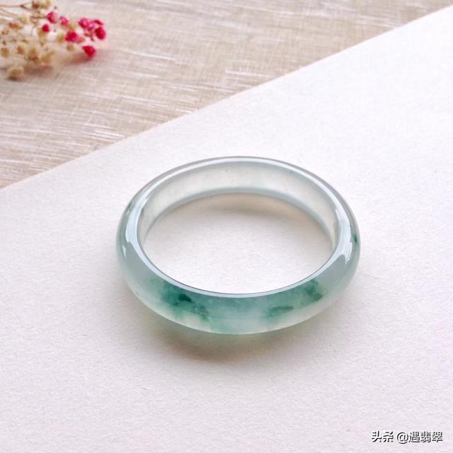 蓝花冰翡翠价格及图片冰糯种翡翠挂件价格-第3张图片-翡翠网 蓝花冰翡翠价格及图片冰糯种翡翠挂件价格-第3张图片-翡翠网