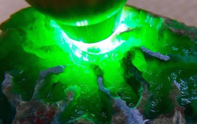 质量好翡翠矿场原石知识,翡翠矿还有多少-第1张图片-翡翠网 质量好翡翠矿场原石知识,翡翠矿还有多少-第1张图片-翡翠网