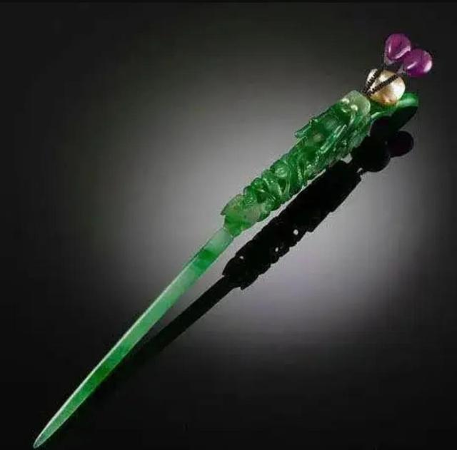 中年人戴的翡翠手镯的简单介绍-第5张图片-翡翠网