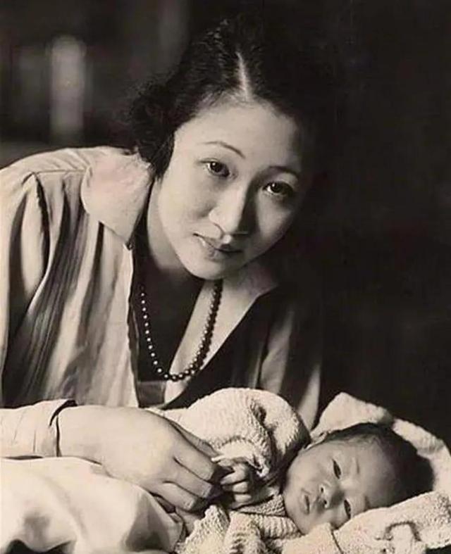 中年人戴的翡翠手镯的简单介绍-第9张图片-翡翠网