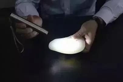 翡翠手镯会发紫色,紫色的玉镯是什么玉-第12张图片-翡翠网 翡翠手镯会发紫色,紫色的玉镯是什么玉-第12张图片-翡翠网