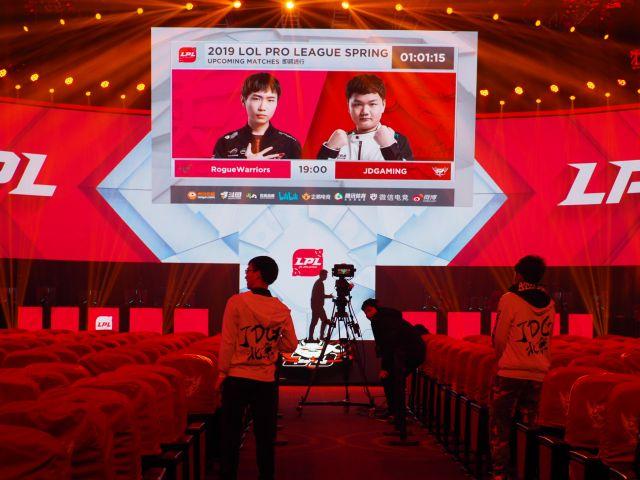 高碑店翡翠原石十大场口尊重客户保定到高碑店-第10张图片-翡翠网 高碑店翡翠原石十大场口尊重客户保定到高碑店-第10张图片-翡翠网