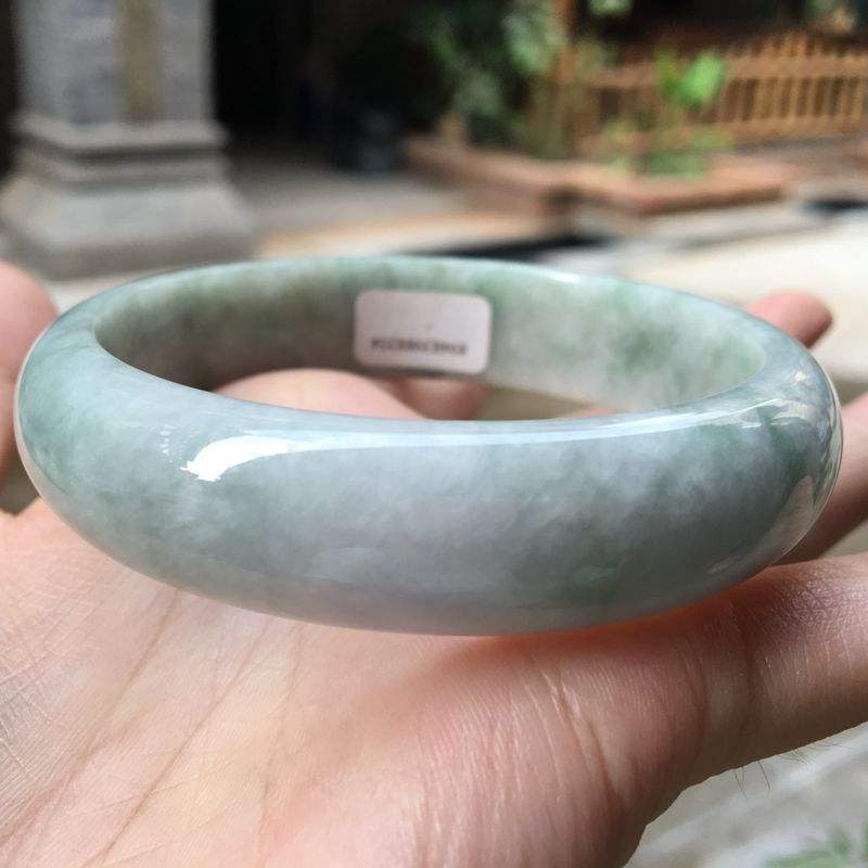 云南七彩翡翠手镯白色糯种翡翠手镯值钱吗-第1张图片-翡翠网