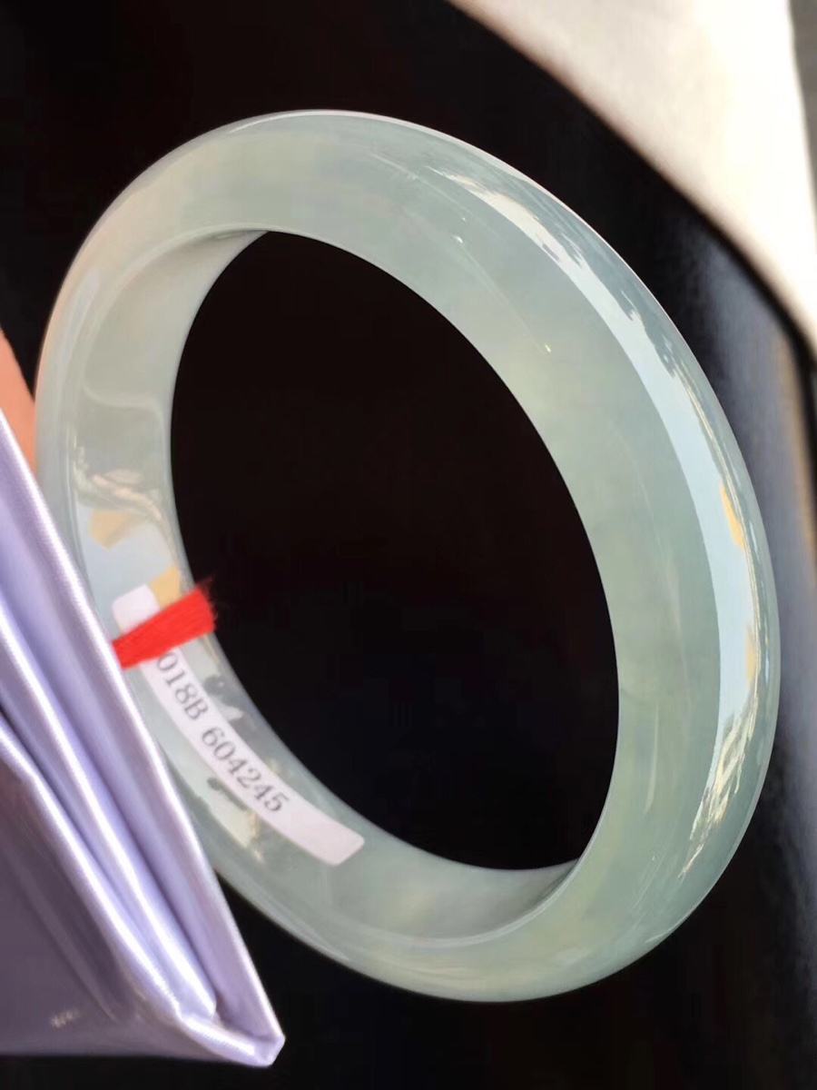 云南七彩翡翠手镯白色糯种翡翠手镯值钱吗-第2张图片-翡翠网