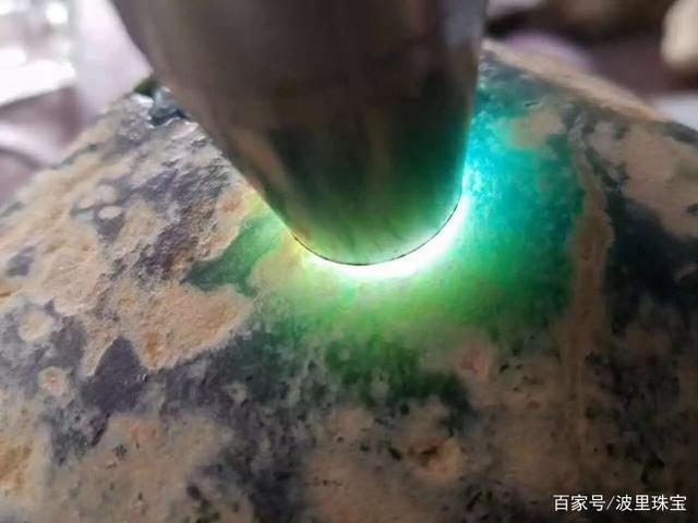 关于翡翠知识有场口什么是好翡翠-第2张图片-翡翠网 关于翡翠知识有场口什么是好翡翠-第2张图片-翡翠网