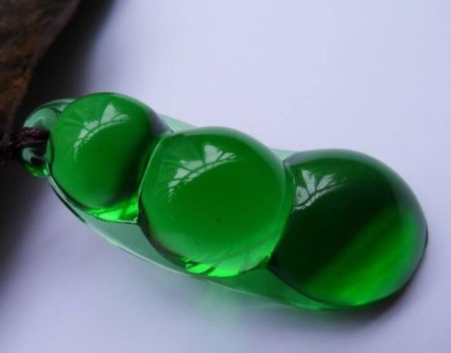 白色玻璃种翡翠价格的简单介绍-第8张图片-翡翠网 白色玻璃种翡翠价格的简单介绍-第8张图片-翡翠网