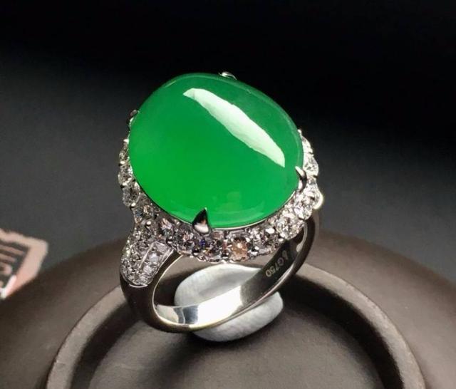 白色玻璃种翡翠价格的简单介绍-第10张图片-翡翠网 白色玻璃种翡翠价格的简单介绍-第10张图片-翡翠网