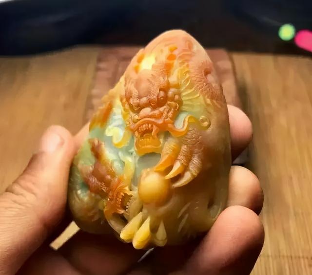 翡翠原石起货,为什么说原石翡翠黄雾底下出高货-第5张图片-翡翠网 翡翠原石起货,为什么说原石翡翠黄雾底下出高货-第5张图片-翡翠网