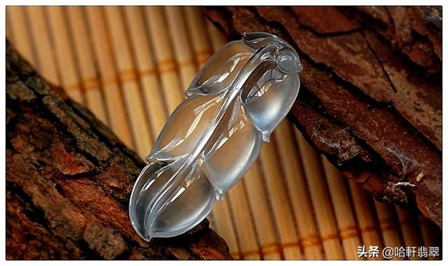 100万左右冰种翡翠手镯,无色冰种翡翠价格-第2张图片-翡翠网 100万左右冰种翡翠手镯,无色冰种翡翠价格-第2张图片-翡翠网