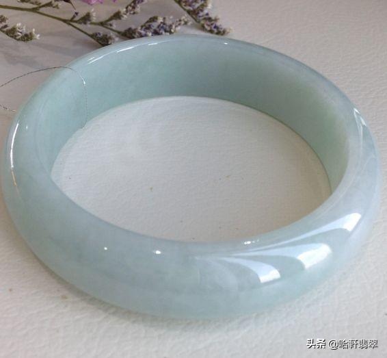 100万左右冰种翡翠手镯,无色冰种翡翠价格-第5张图片-翡翠网 100万左右冰种翡翠手镯,无色冰种翡翠价格-第5张图片-翡翠网