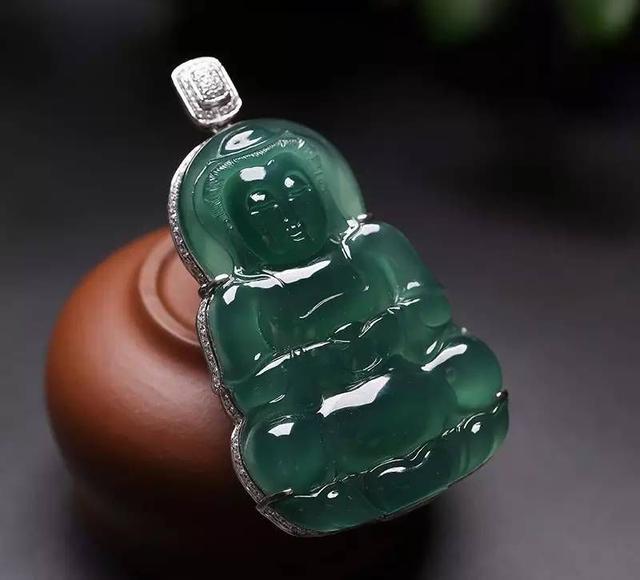 翡翠飘花和飘色,老蓝水飘花翡翠牌子价格-第2张图片-翡翠网 翡翠飘花和飘色,老蓝水飘花翡翠牌子价格-第2张图片-翡翠网