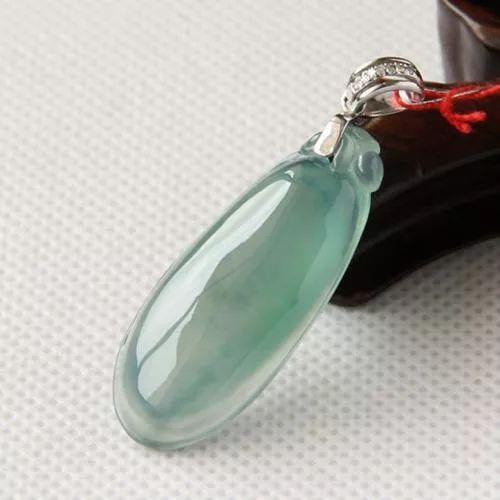 翡翠飘花和飘色,老蓝水飘花翡翠牌子价格-第5张图片-翡翠网 翡翠飘花和飘色,老蓝水飘花翡翠牌子价格-第5张图片-翡翠网