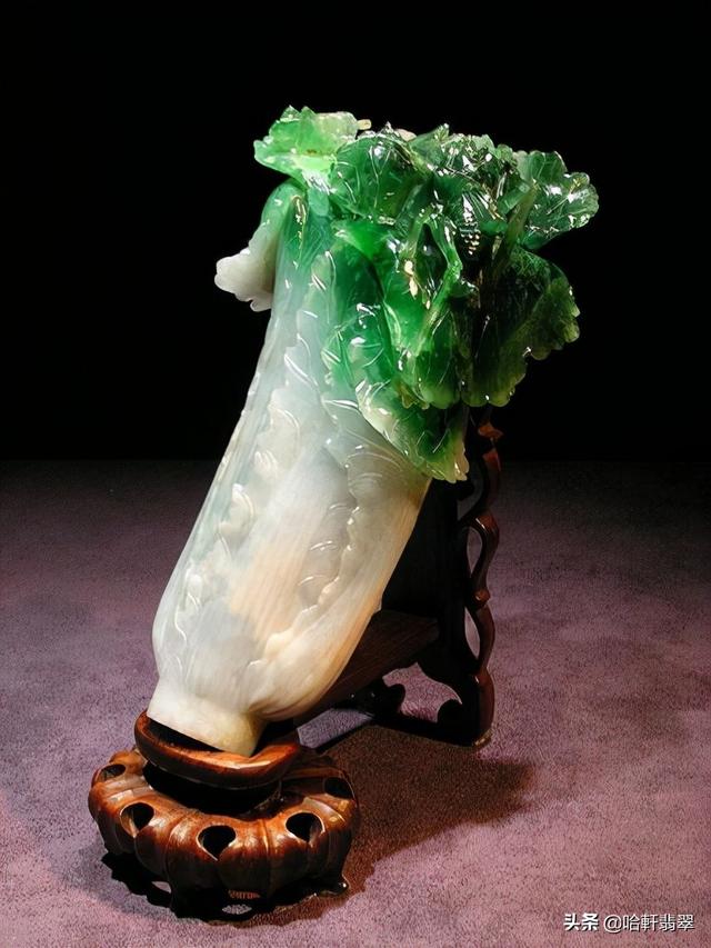 清朝玻璃种飘花翡翠手镯值钱吗,二三百的冰种飘花翡翠手镯-第1张图片-翡翠网 清朝玻璃种飘花翡翠手镯值钱吗,二三百的冰种飘花翡翠手镯-第1张图片-翡翠网