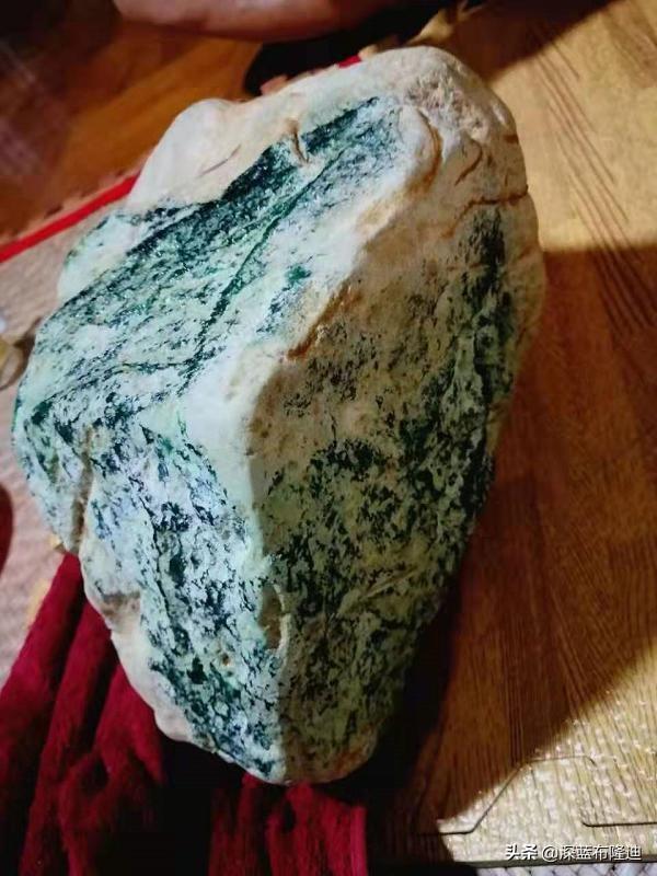 好的翡翠原石中国最贵翡翠原石-第1张图片-翡翠网 好的翡翠原石中国最贵翡翠原石-第1张图片-翡翠网