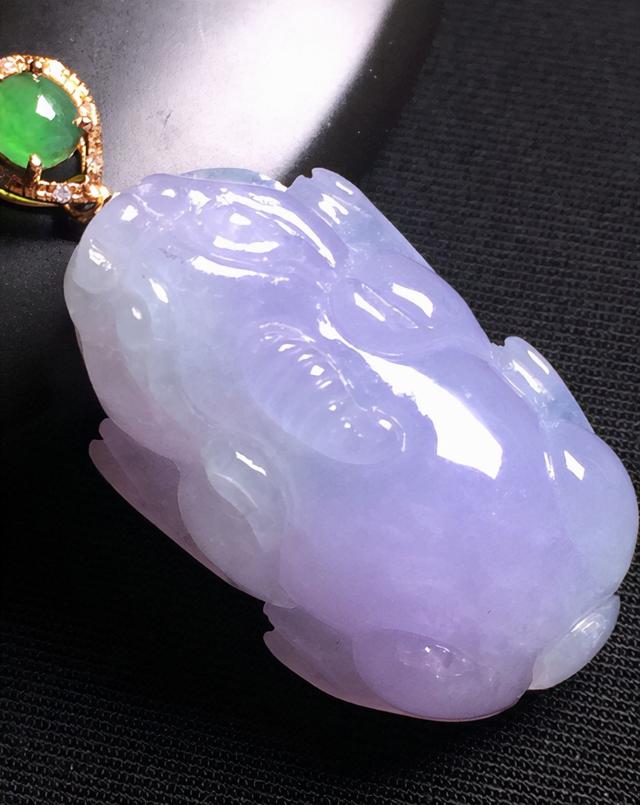 珠宝知识100问,翡翠知识翡翠究竟是宝石还是玉石-第1张图片-翡翠网 珠宝知识100问,翡翠知识翡翠究竟是宝石还是玉石-第1张图片-翡翠网