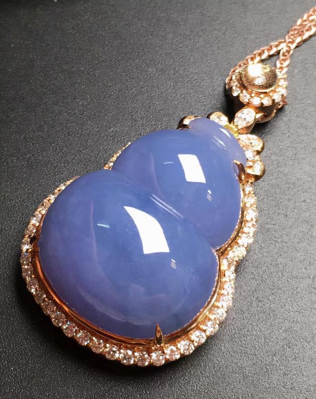 珠宝知识100问,翡翠知识翡翠究竟是宝石还是玉石-第3张图片-翡翠网 珠宝知识100问,翡翠知识翡翠究竟是宝石还是玉石-第3张图片-翡翠网