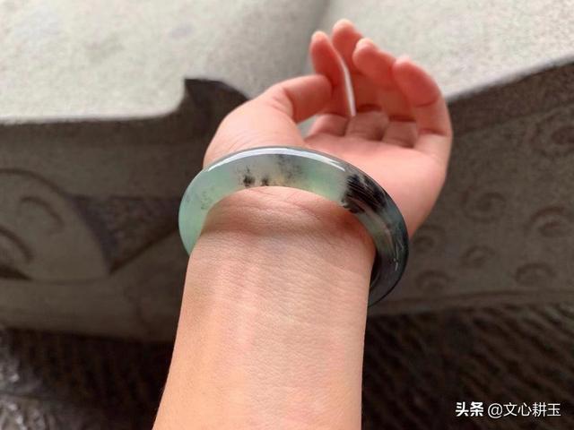 高冰老坑油青翡翠值钱吗冰油青种翡翠价格-第8张图片-翡翠网 高冰老坑油青翡翠值钱吗冰油青种翡翠价格-第8张图片-翡翠网