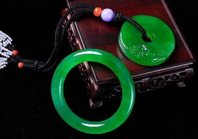 珠宝鉴定证书查询官网,翡翠证书查询官网-第10张图片-翡翠网 珠宝鉴定证书查询官网,翡翠证书查询官网-第10张图片-翡翠网